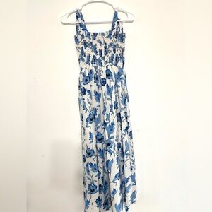Flattering blue white floral dresss